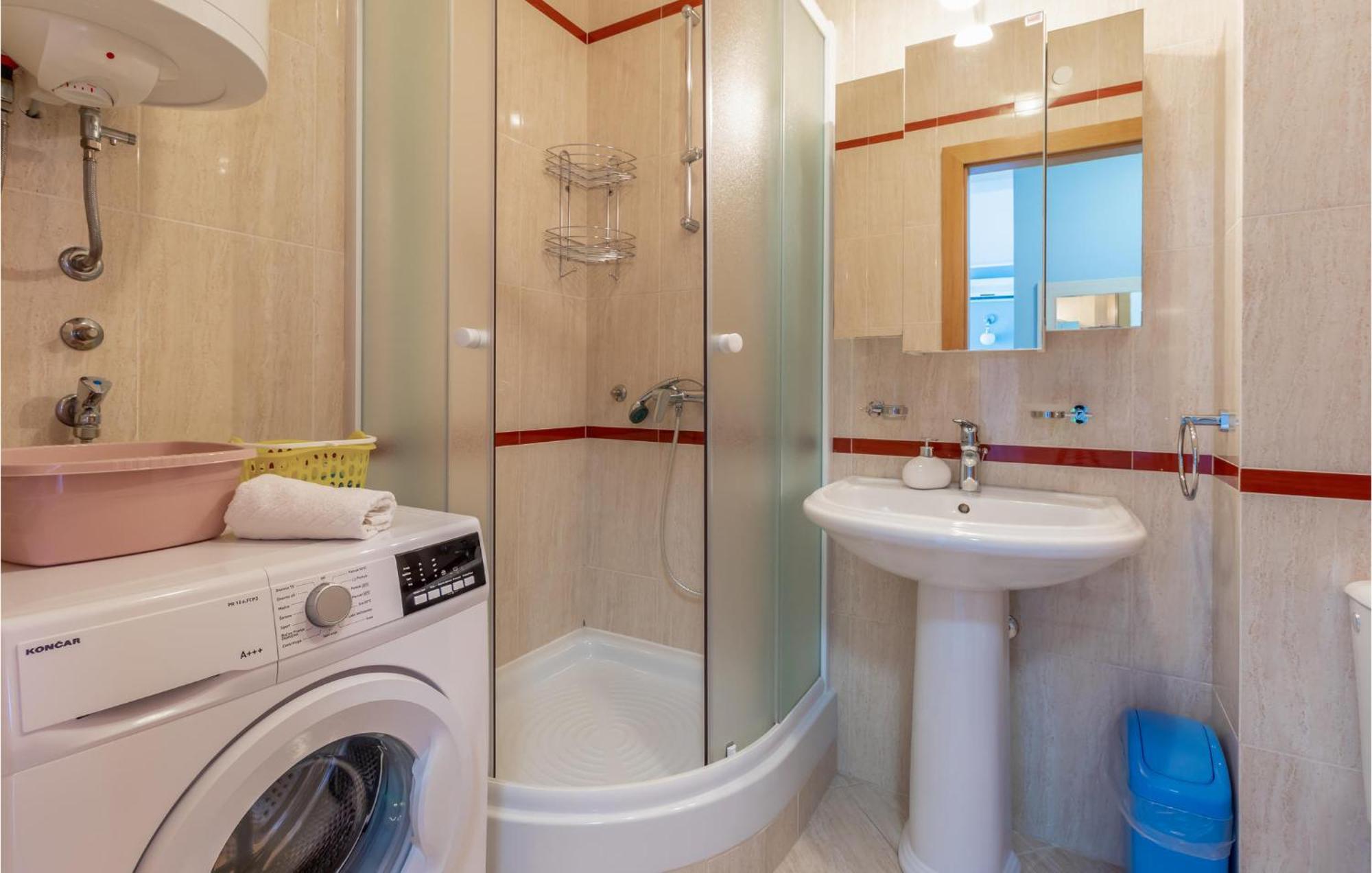 Lovely Apartment In Selce With House Sea View Buitenkant foto
