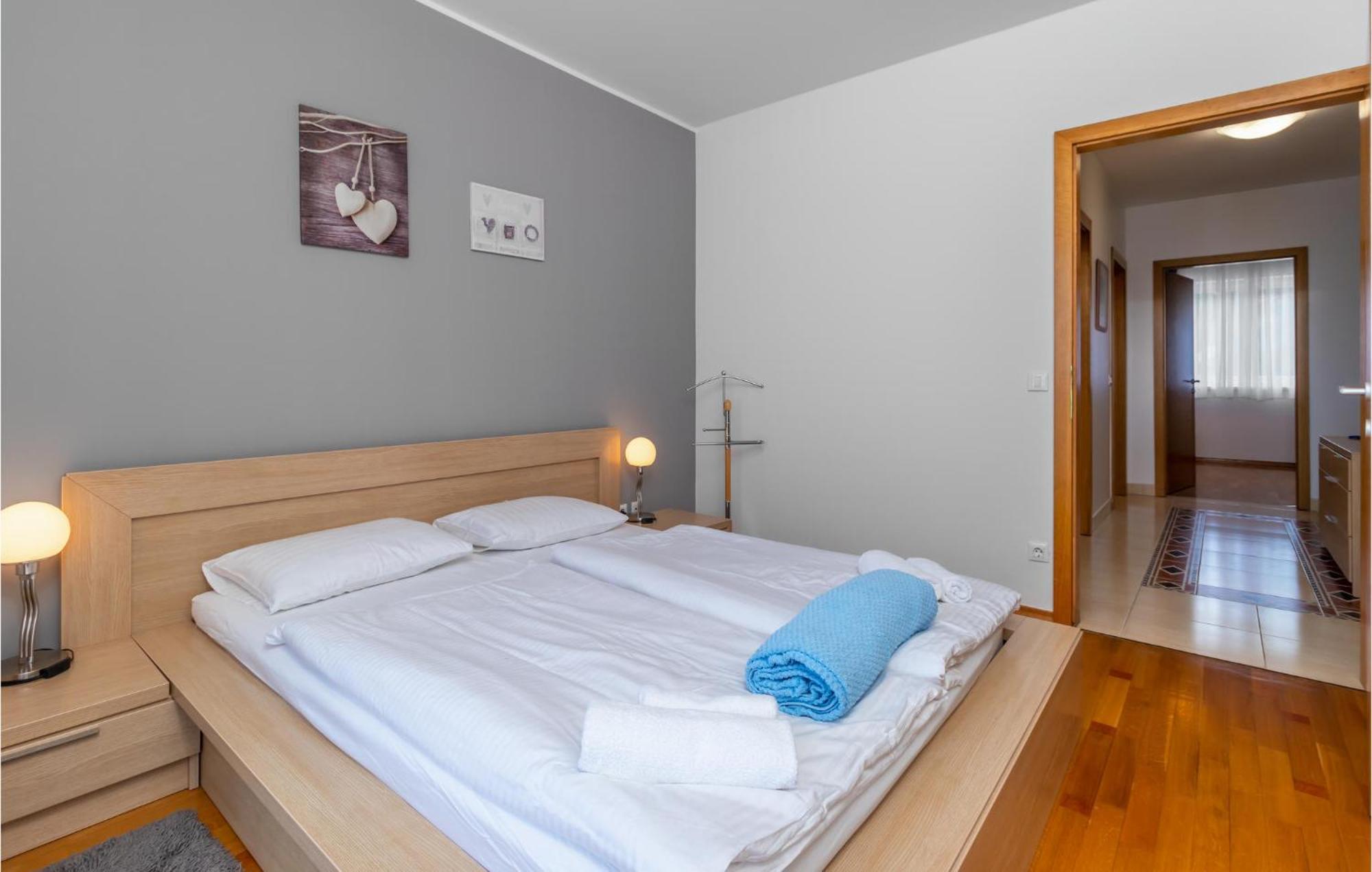 Lovely Apartment In Selce With House Sea View Buitenkant foto